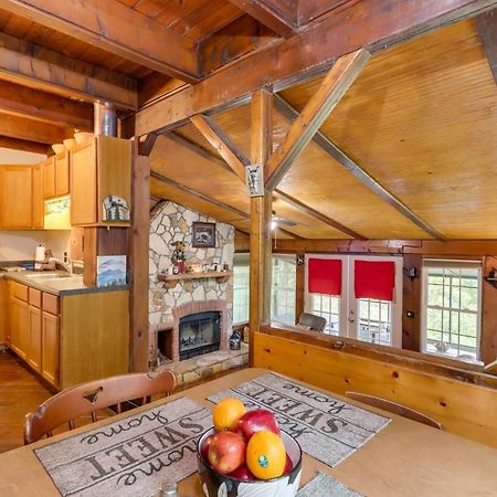 Mountaintop Ellijay Cabin With Private Hot Tub Экстерьер фото
