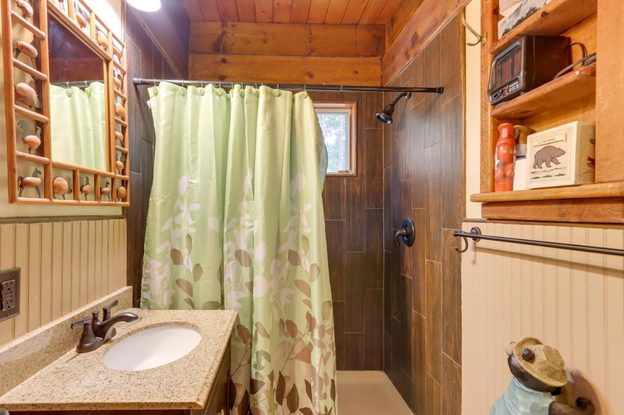 Mountaintop Ellijay Cabin With Private Hot Tub Экстерьер фото